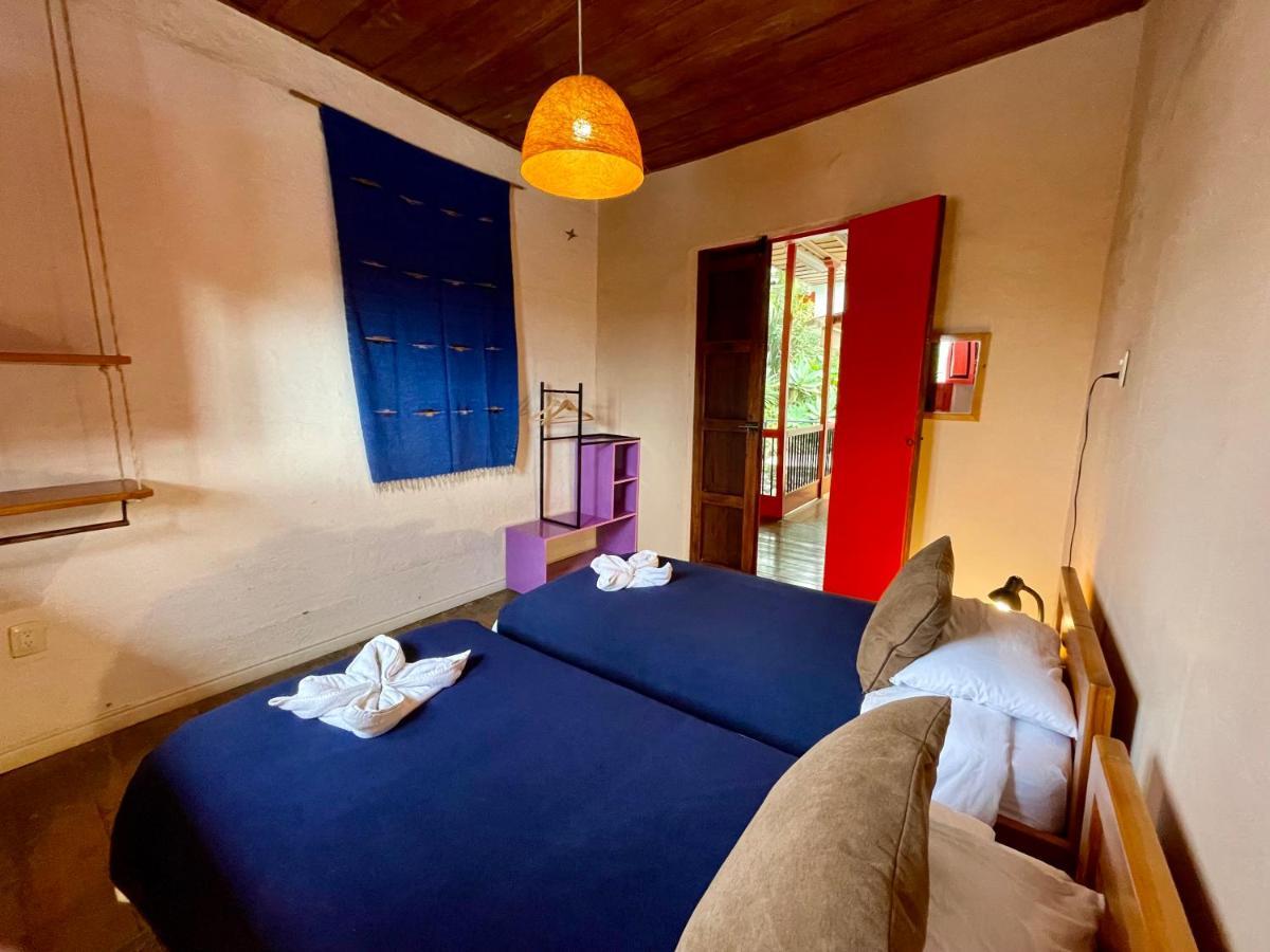 Hostal Tralala 萨兰托 外观 照片