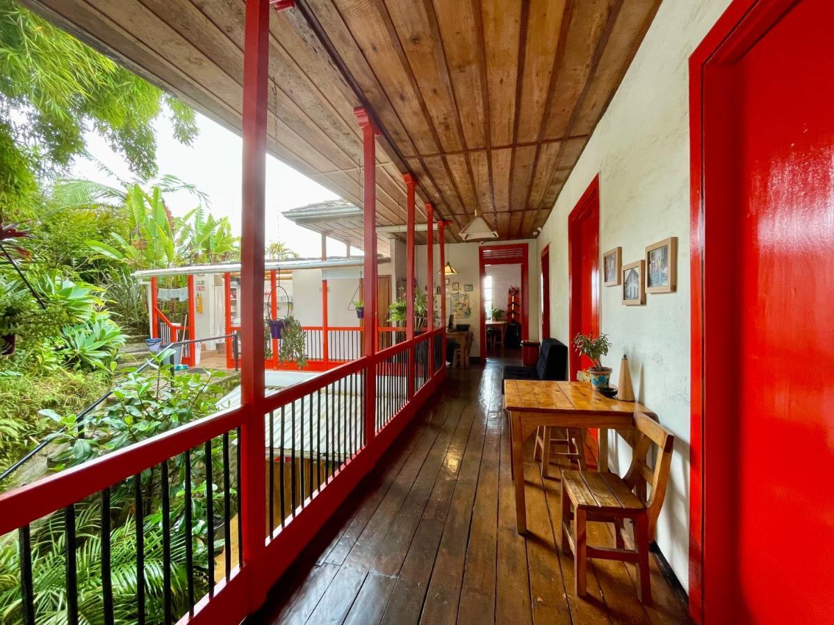 Hostal Tralala 萨兰托 外观 照片