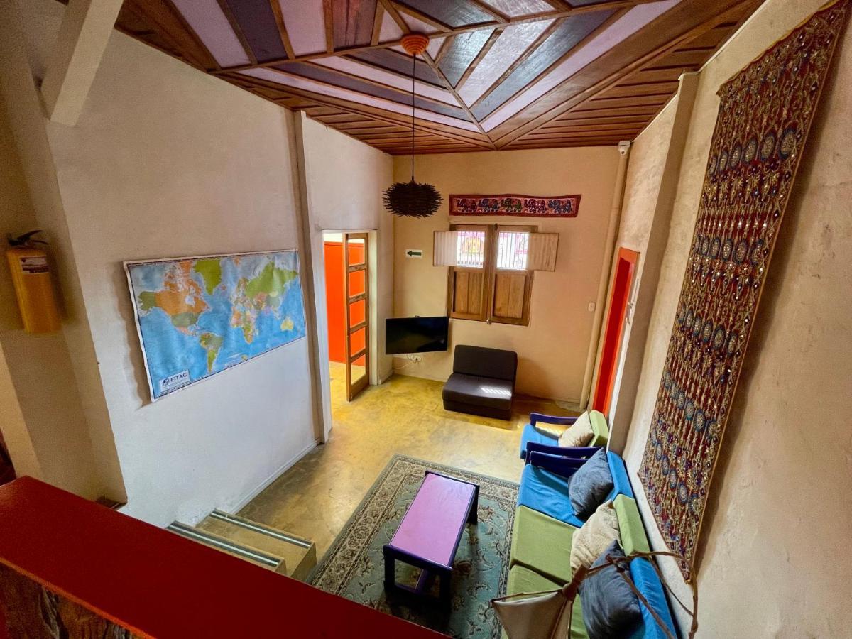 Hostal Tralala 萨兰托 外观 照片