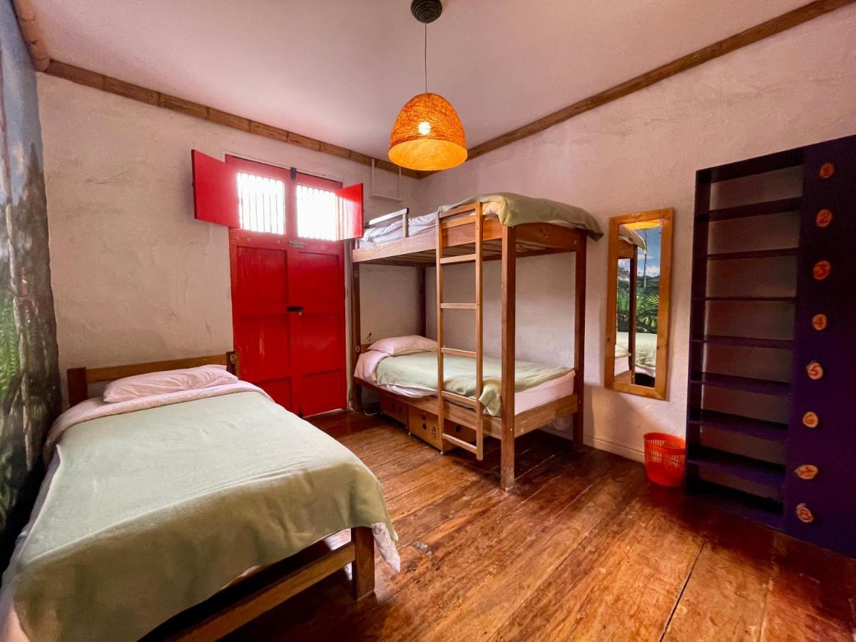 Hostal Tralala 萨兰托 外观 照片
