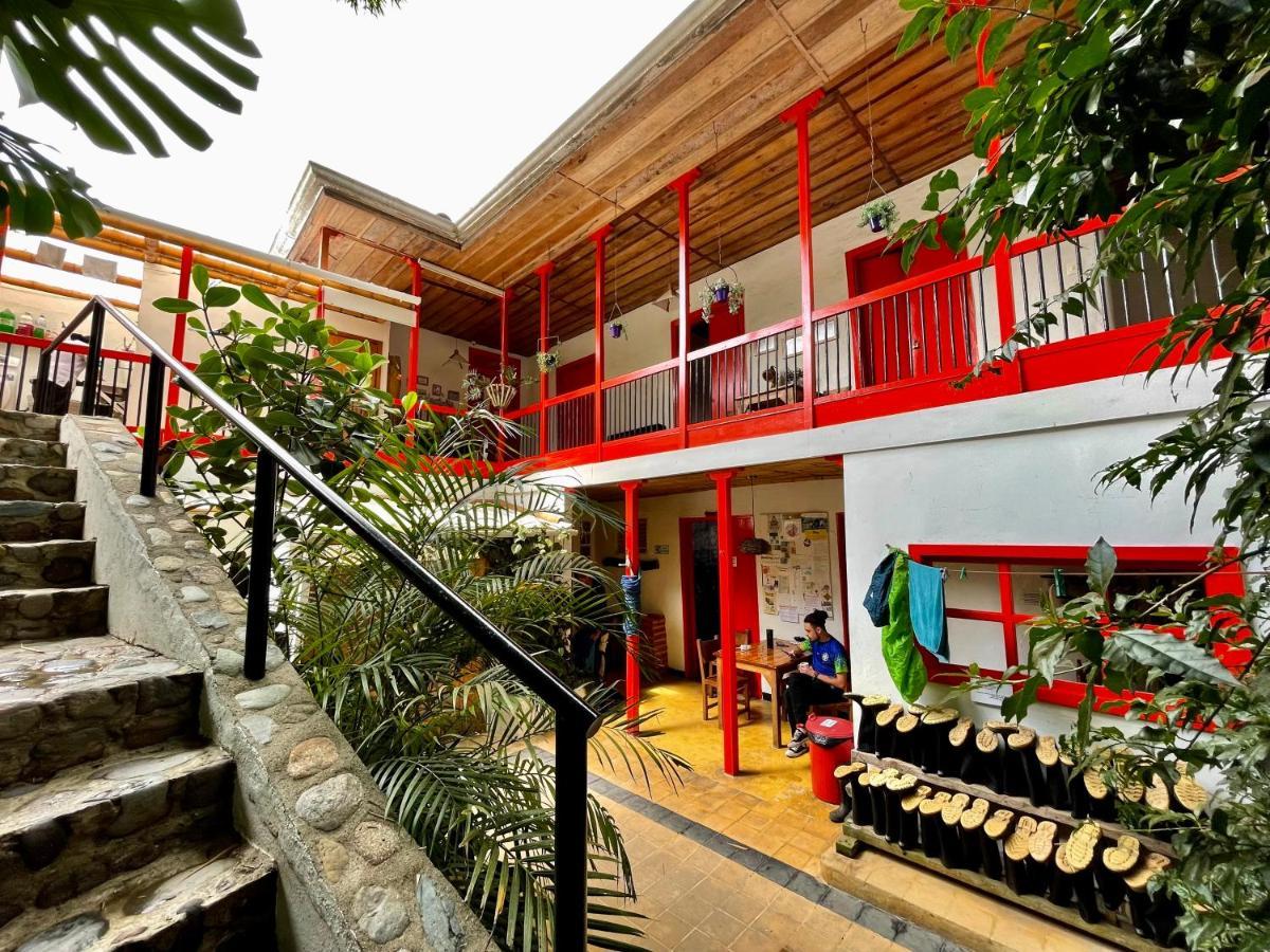 Hostal Tralala 萨兰托 外观 照片